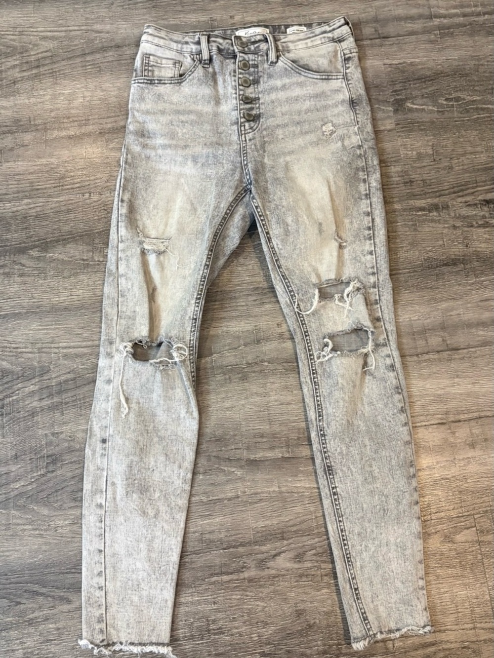 KanCan Women's Skinny Distressed Light Gray Washed Jeans